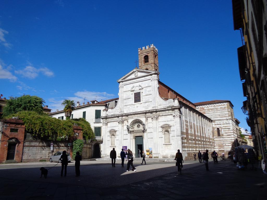 Liz Beth Lucca Exterior foto